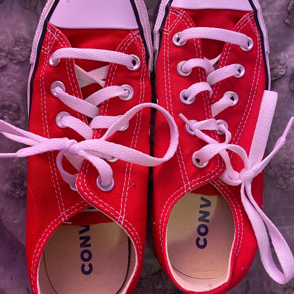 Converse size 6